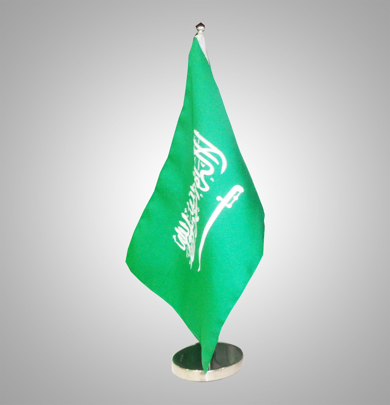 علم السعودية مكتبي صغير مقاس 16*24 سم